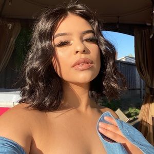 Meet your Posher, Taina